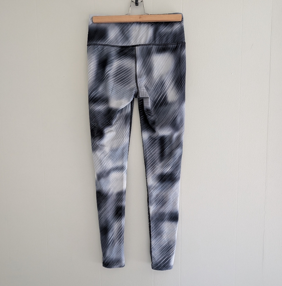 Athleta Chaturanga Leggings - Picture 5 of 8